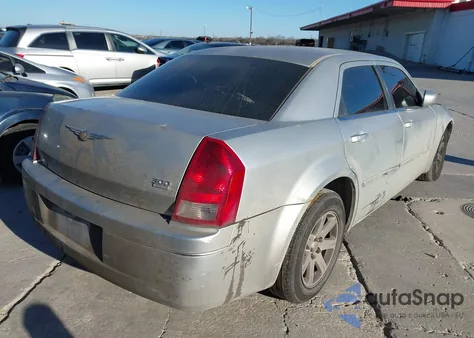 2006 Chrysler 300 Touring z USA, uszkodzony, nr VIN 2C3KA53G36H112523